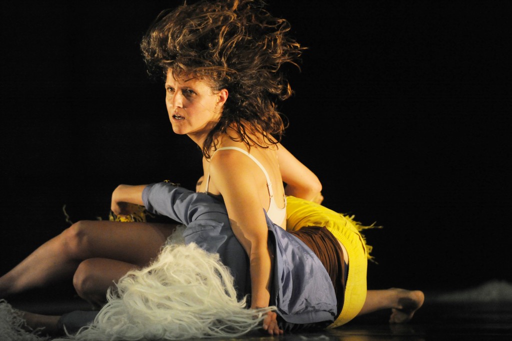 SEE HER CHANGE by Yasmeen Godder Photo by Gadi Dagon 3