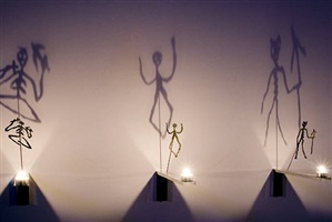 Christian Boltanski, Les ombres bougies, TOT (2008)