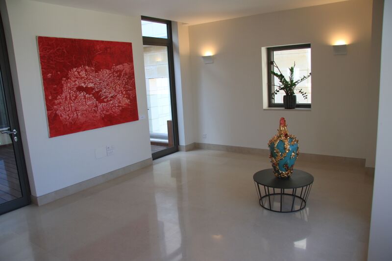 ציור של הדר גד ,ועבודה של סמי D