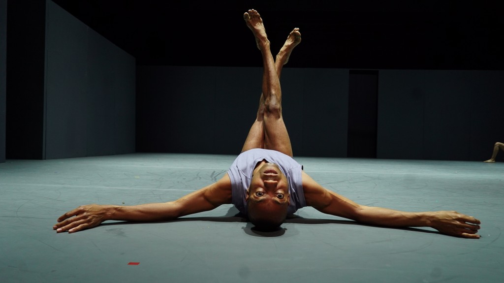 "אדם" מאת רועי אסף  צילום :גדי דגון 