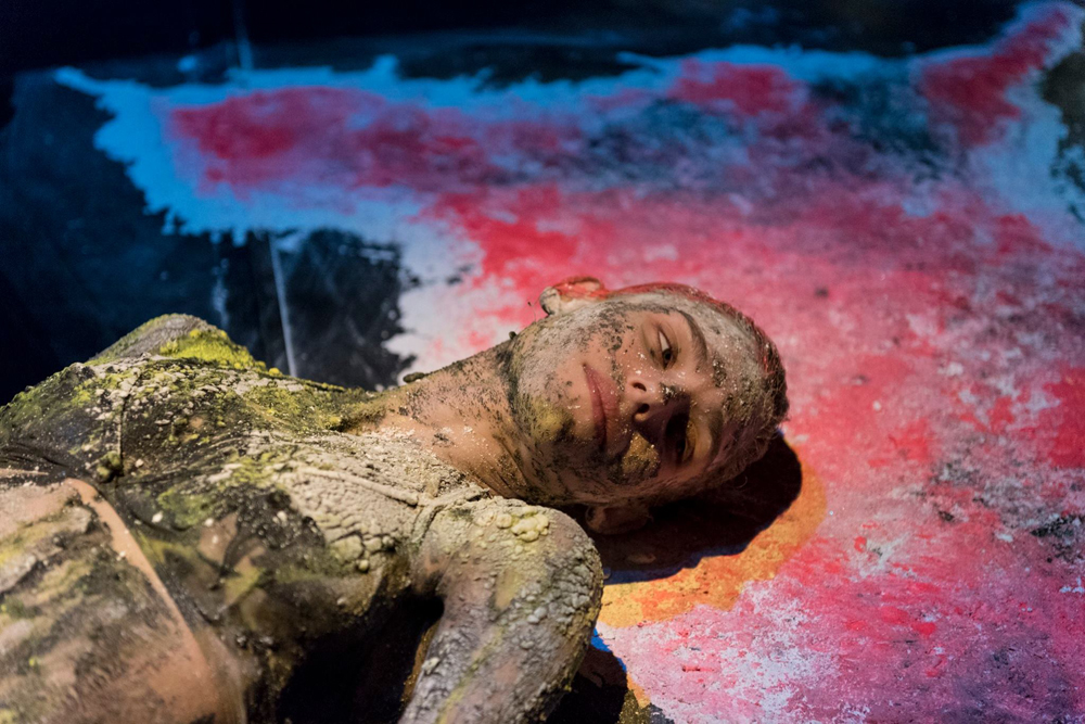 Bodies - Sharon Vazanna and Tomer Sapir photo Yaniv Levi