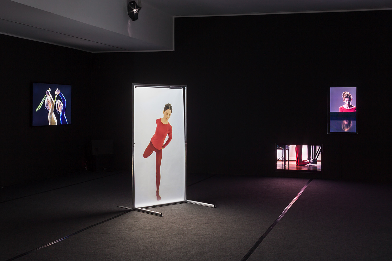 Hilla Ben-Ari Rethinking Broken lines photo EladSarig