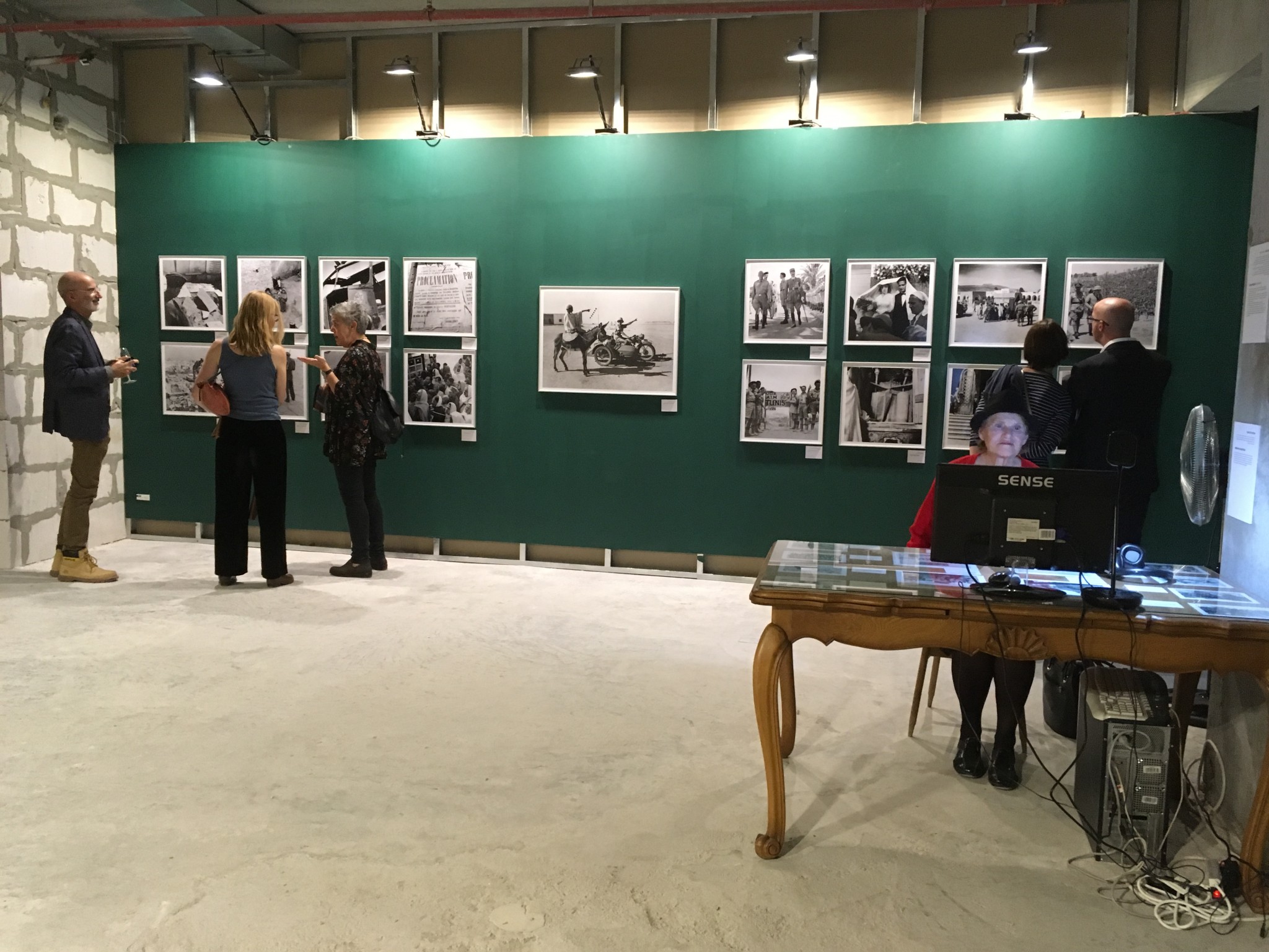 משולחן למזוודה זהות במזוודה בפסטיבל הצילום החמישי